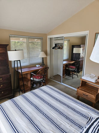  - Turtlerock Home - bike to UCI (Bicycle, utilities, High Speed WiFi included)