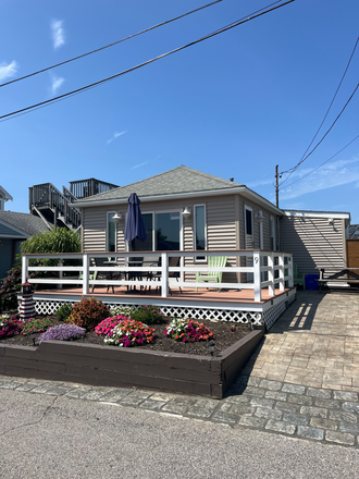 House - Fall rental with private beach