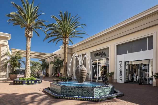 Mall and Plaza - Private Room for Rent – Fully Furnished & Walkable to UCI campus, restaurants, and shopping Apartments