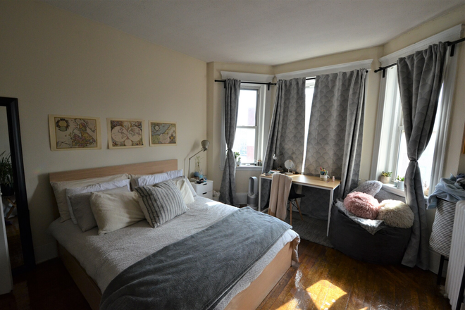 Bedroom1 - 3 Bedroom Apartment on Peterborough - Available 9/1/26