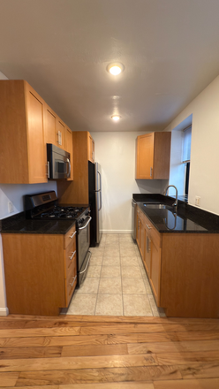- - 1 Bedroom Apartment in Prime Harvard Square Location – Available 09/01