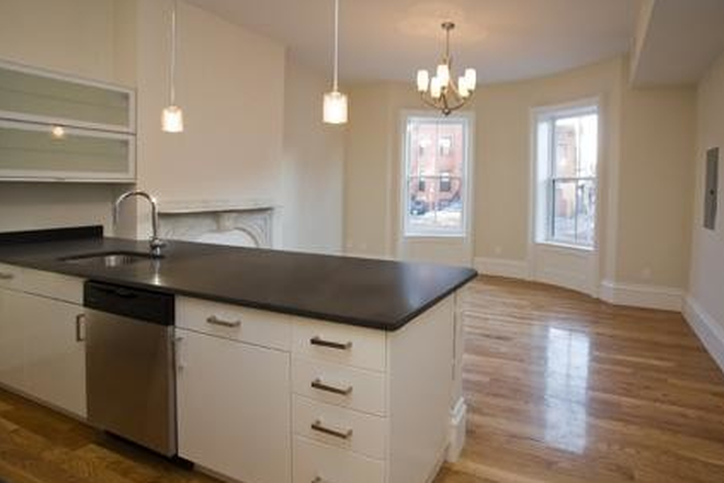 Call NOW for showings! 617-236-8600 - MASS AVE - HIGH END *NO FEE* RENOVATED BROWNSTONE 2BR AVAIL *9/1/2026* W/ 2 BATH, IN UNIT LNDRY, A/C