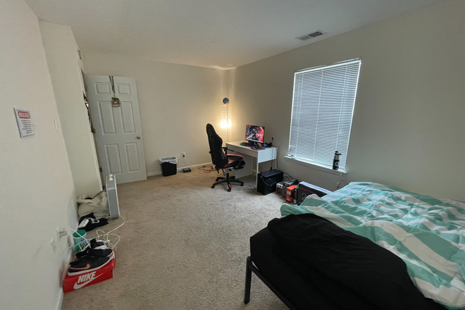 Bedroom - Roommate for 2 Bedroom Apartment
