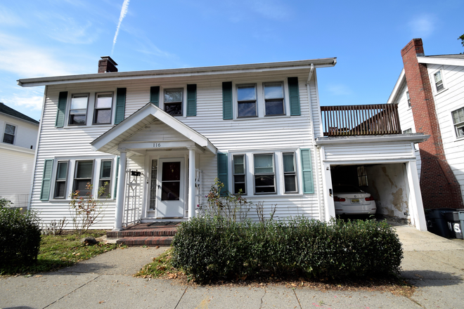 exterior - ENORMOUS SINGLE FAMILY 7/8 BED