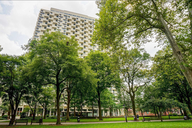 Building View from Beautiful Washington Square Park - Washington Square High Rise Building/Hopkinson House