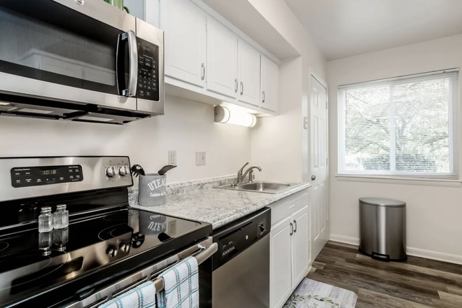 Kitchen - Windsor Hills Apartments