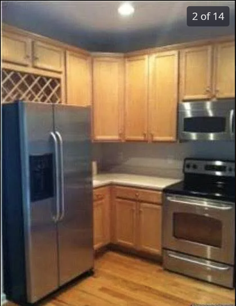 Kitchen - Fantastic Location Near 5th Street Station! Townhome