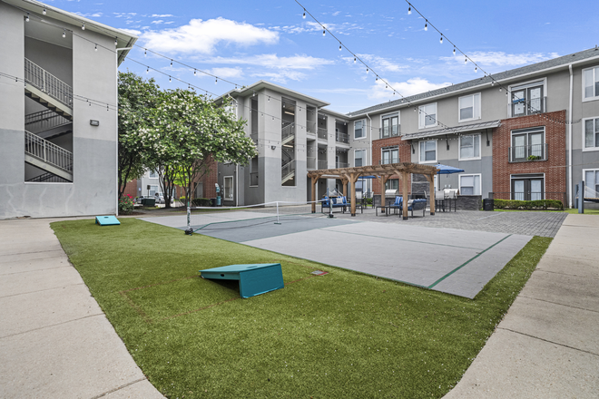 Photo - Campus Crossings on Highland Apartments