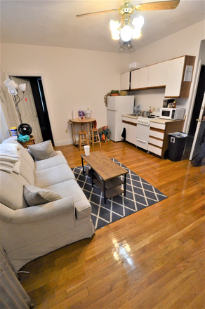 . - 2 Bed 1 BA on Symphony Rd Avail 9/1 Apartments