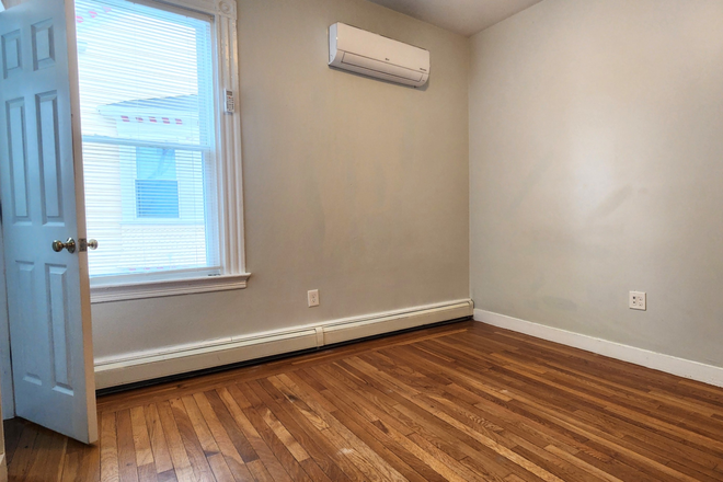 Bedroom - Private Room, Off-Street Parking, Outdoor Space, Tons of Common Space, All Utilities Included! Apartments
