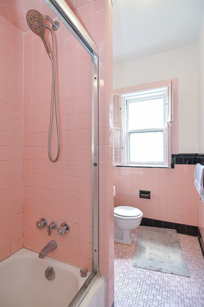 Bath - 4 bed split No Fee Fenway Apartments
