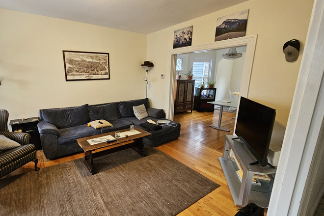 Call NOW for showings! 617-236-8600 - WOODSTOCK AVE - 3 FLR 6BR/2.5BA HOUSE FOR *9/1/2025* W/ W/D IN UNIT, RNTL PRKNG, BSMNT, DECK, PATIO!