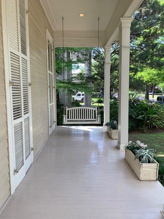Front Porch - 7708 Saint Charles Avenue - UNIVERSITY AREA Apartments