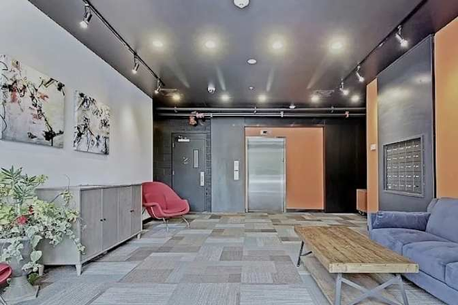 entrance of building - Room in shared apt-Georges Rd-North Brunswick