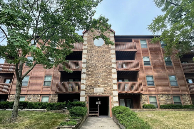 exterior - 305 N Salisbury st Apartments