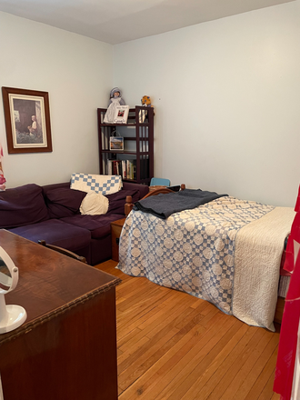 Bedroom - Charming Room in Toronto Home