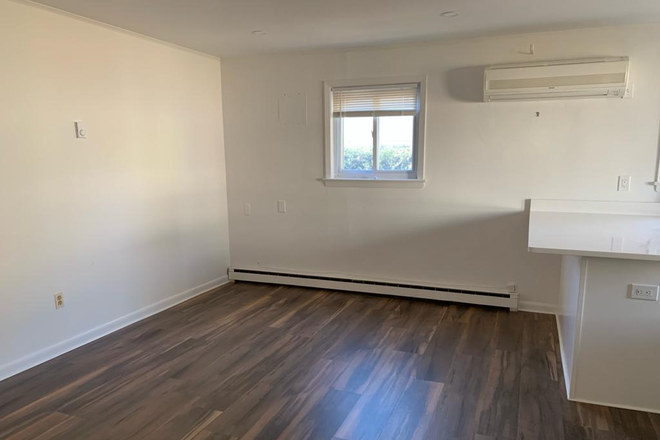 Living Room - 1BR apt-Walnut Lane-Princeton