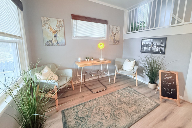 Shared Office Area - Fully Furnished 5-Bedroom House – Rented by room in Cincinnati, OH