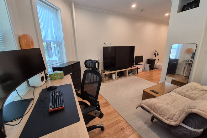 1 - SEPT 2026 – Fenway Studio with Heat & Hot Water Included, Cat Friendly! No Broker Fees! Apartments