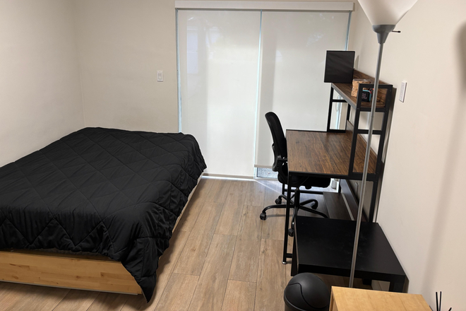 Bedroom - Summer Sublet | Private Room 5 Mins from UM Campus | Flexible Dates