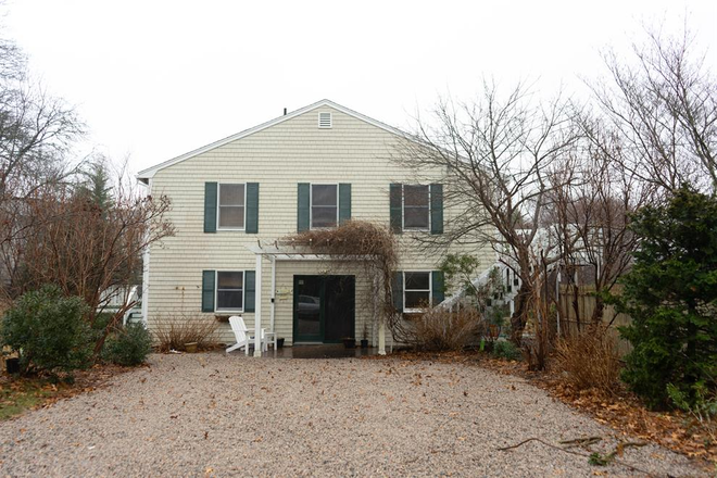 Front of House - Available for a group of 5! Stunning peaceful home!