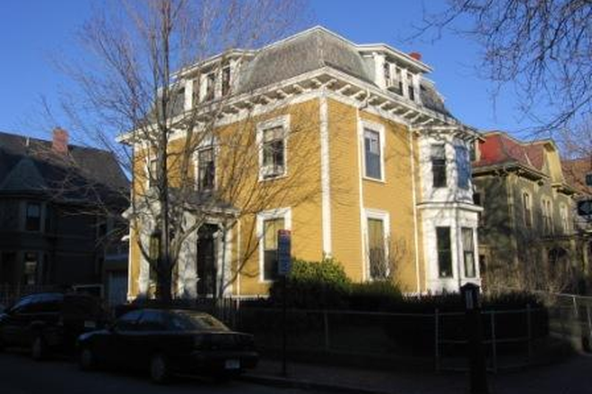Exterior of house - Furnished Room in Elegant Cambridge Home