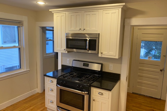 Kitchen - **NO BROKERS FEE!* Gorgeous 4 Bed / 1 Bath - Available 6/1/26!!