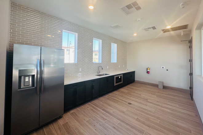 Community Clubhouse - SAFE NEW 3 BEDROOMS MODERN TOWNHOME CLOSE TO UCR WITH POOL AN
