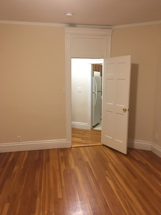 hubrealtyproperties.com - Handy one bedroom split, in the Fenway Apartments
