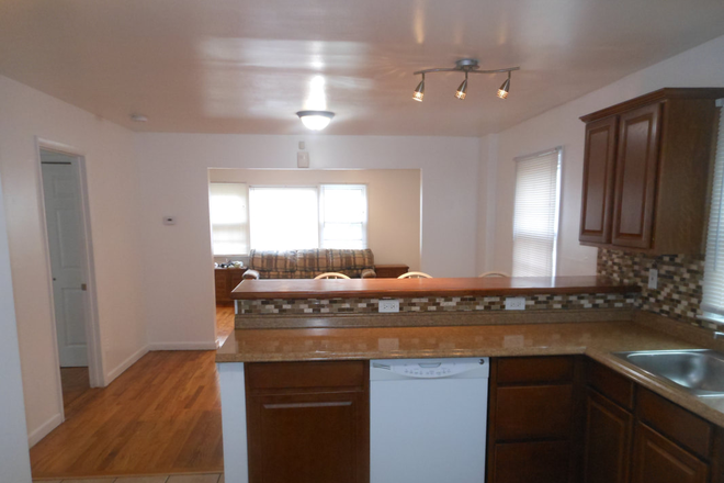 Kitchen open to Living Room - Duncan Road - 6 Bedroom - Available As of January 10th, 2026 House