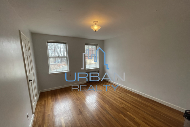 BEDROOM - *AUGUST 1/2025* LARGE 1 BED ACROSS FROM BOSTON COLLEGE / HEAT INCLUDED / PARKING AVAILABLE FOR RENT Condo