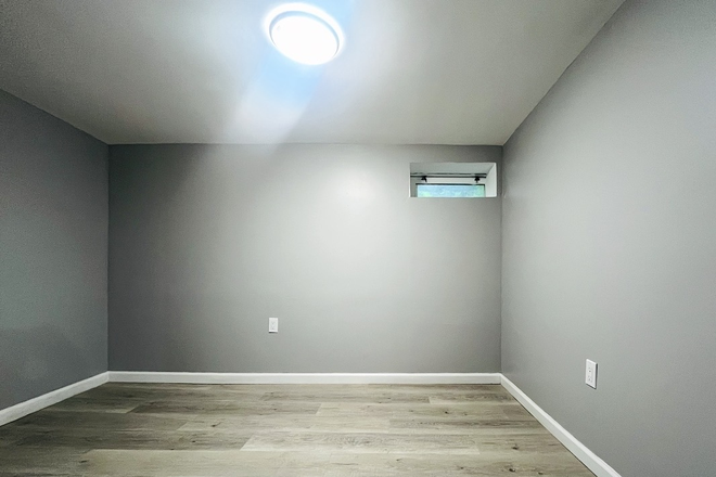 Bedroom 4 - *Beautiful House Minutes From Campus *All Utilities Included *In-Unit Washer/Dryer *Rooms For Rent