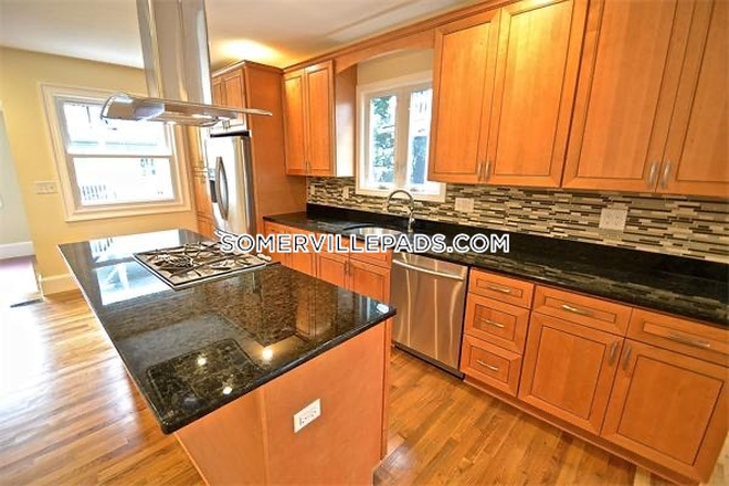 Kitchen - NO BROKER FEE! 4 Bed 2.5 Bath Apartment on College Ave.!
