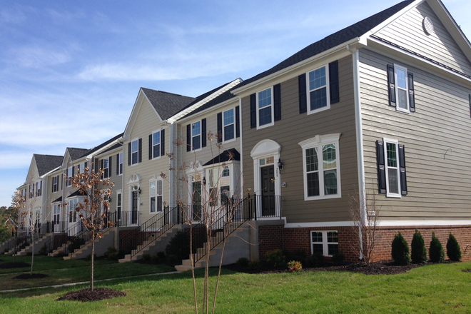 Liberty Hall - 580 Radford Ln - 3 Bedroom 2 Bath Townhomes Available