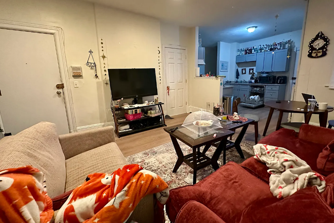 Call NOW for showings! 617-236-8600 - GLENVILLE AVE - LRG 1ST FLR 4BR/1BA CONDO AVAIL *9/1/2026* W/ LNDRY ON SITE, H&HW INC, PRKNG AVAIL!