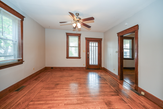 Interior - 409 Ada- 2 Bedroom in Clifton with Off Street Parking House