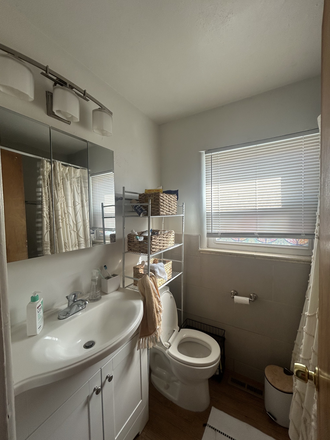 Bathroom - Furnished Sublease Spring 2026- 1900 Aurora Avenue (Jan-July) Duplex