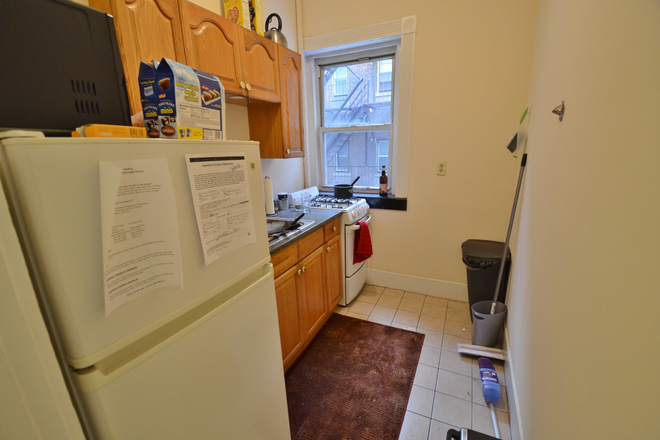 Kitchen - One bed split with 2 Separate Rooms in Fenway across Target 9/1 Apartments