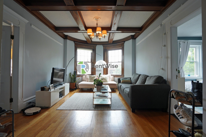 1 - SEP 2026-Gorgeous 2 Brookline 2 bed, W/D in Unit. No Fee! Apartments