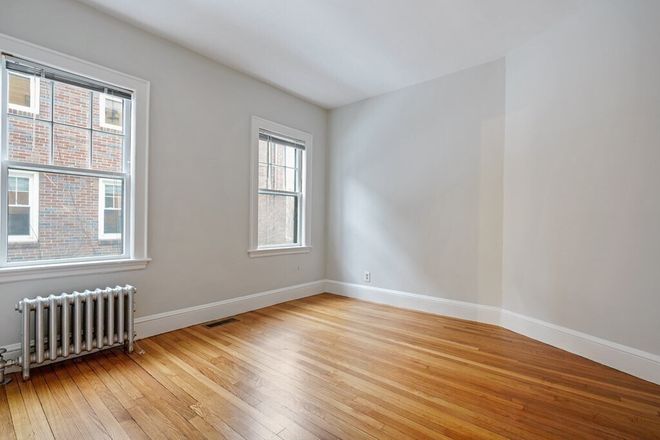 front bedroom - Fabulous location, beautiful space in walking distance to three squares; harvard, central and inman Condo