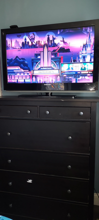 wardrobe and tv - Laaksonen - Private Room in a Queer Owned SHARED House Close to UMD shuttle stop with dogs