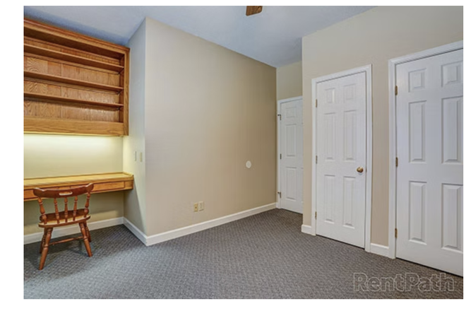 Room - Oak Grove Apartment