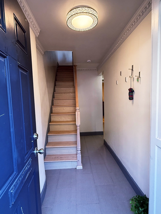 Entrance - Spacious 4-Bed, 3-Bath Home for Students – Steps from Georgetown University & Dining