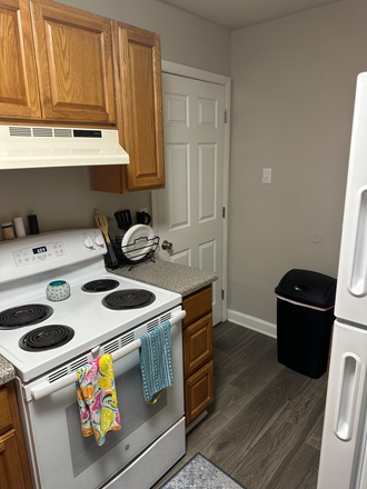 Kitchen - Rock Creek Apartments