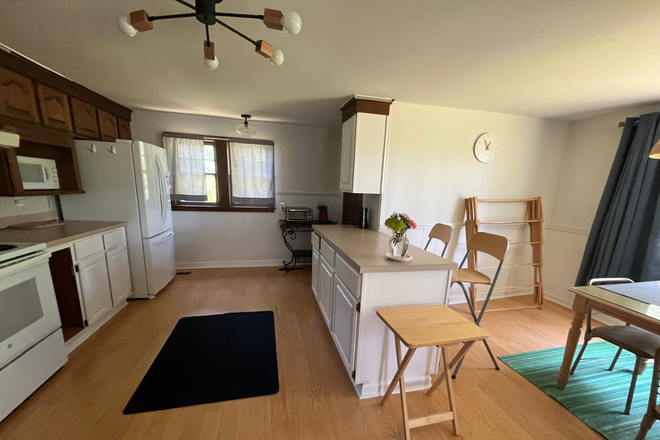 Kitchen - *Winter and/or Spring semester* 2 bedrooms in a 4 bdrm/2 bath shared house. Furnished