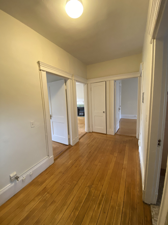 hubrealtyproperties.com - Lovely front 2 bedroom with newly updated kitchen and bathroom Apartments