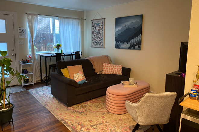 living room - Sublet available- 2211 Spruce St Townhome