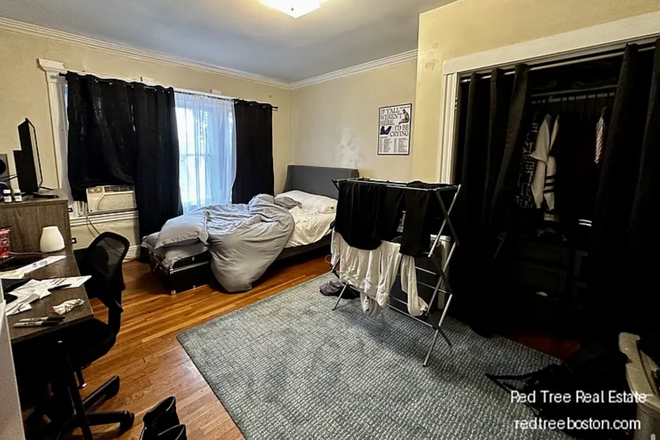 Bedroom - (SUMMER SUBLET) Cheap Single Room in Heart of BC Off-Campus Neighborhood