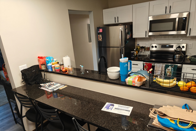 Kitchen - Victory on Salisbury, 4B1B available for August 2025 - 26 DISCOUNTED