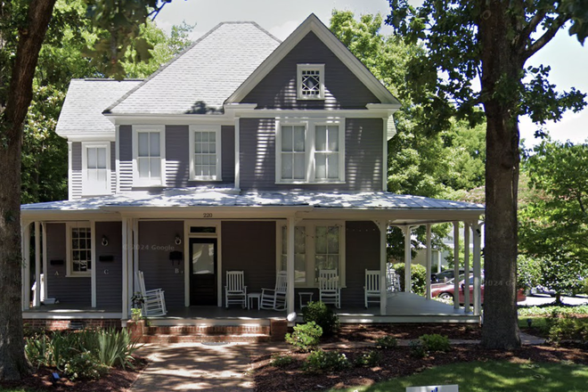 Exterior - Upstairs Unit in Duplex Near Gillings, Social Work, and Campus Duplex